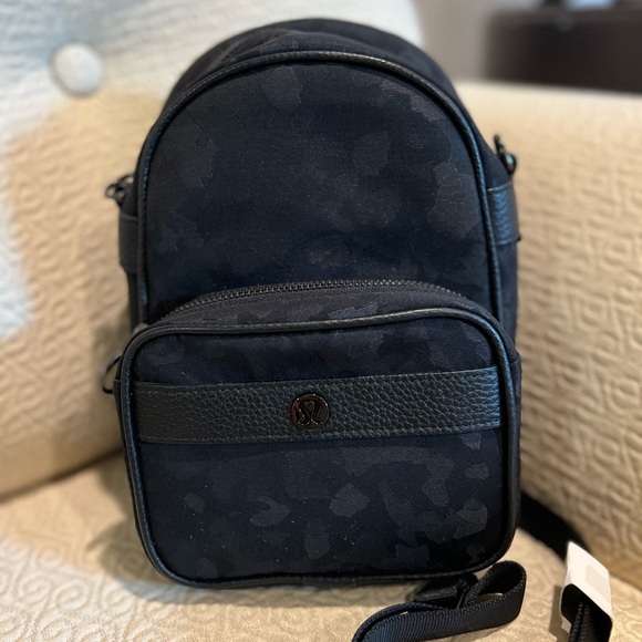 NWT Lululemon Now and Always Convertible Bag Mini - Picture 3 of 7